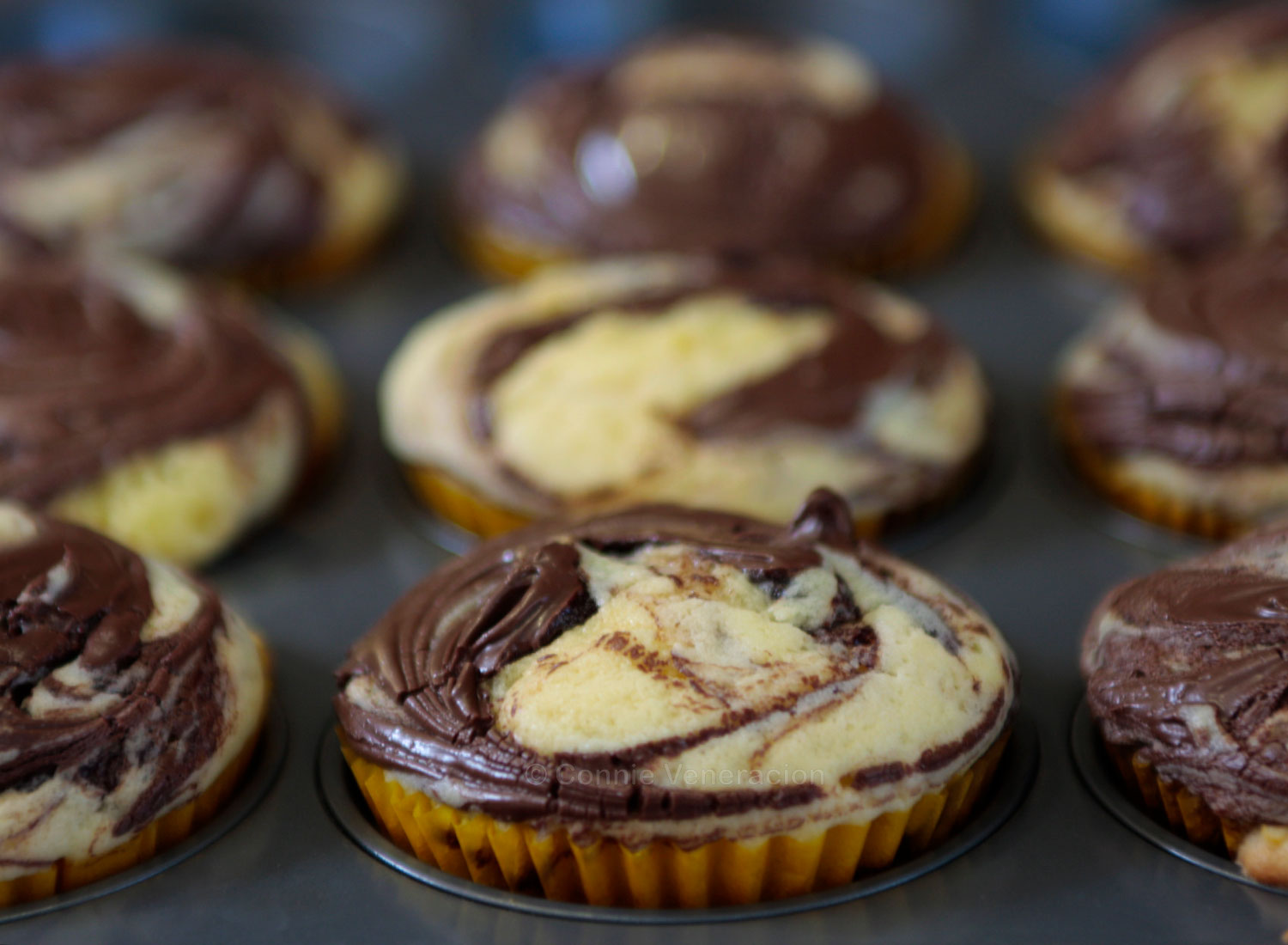 Self-frosting Nutella cupcakes
