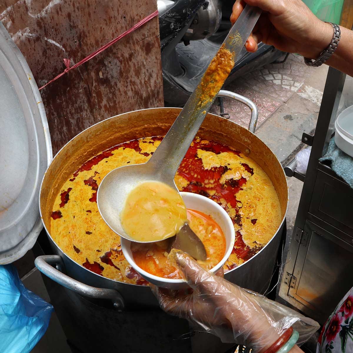 Bún cà-ri in Ho Chi Minh City, 2019