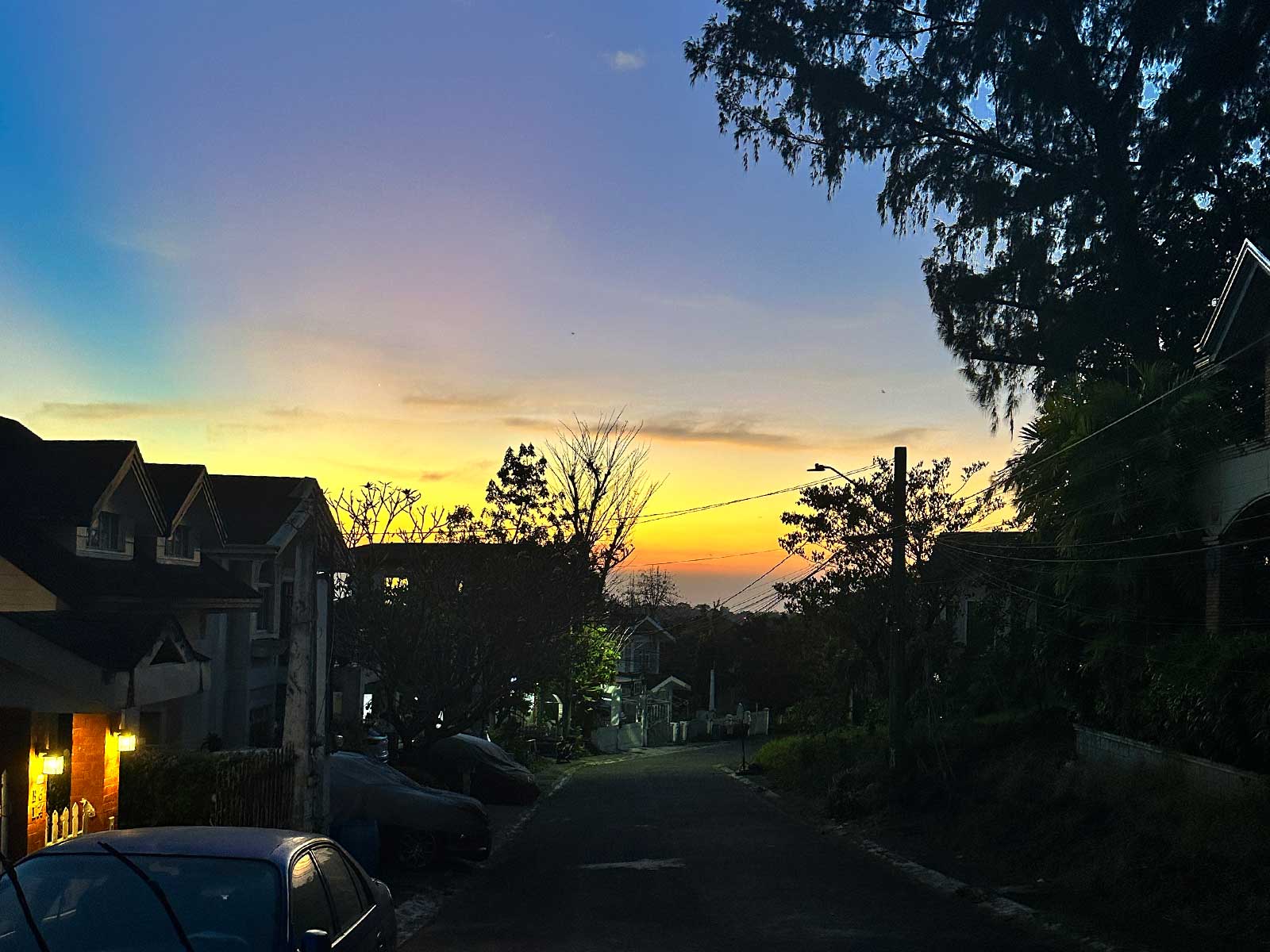Sunset in Philippine suburbia